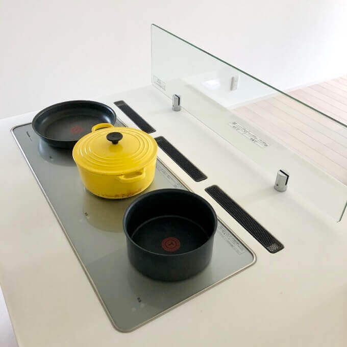 パナソニックキッチンはトリプルワイドコンロで調理が効率的