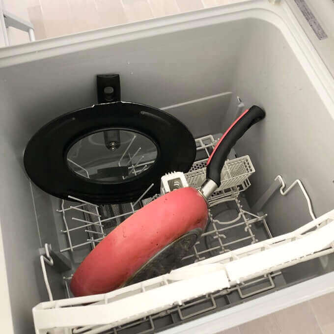 パナソニック深型食洗機は大きなフライパンも余裕で入る