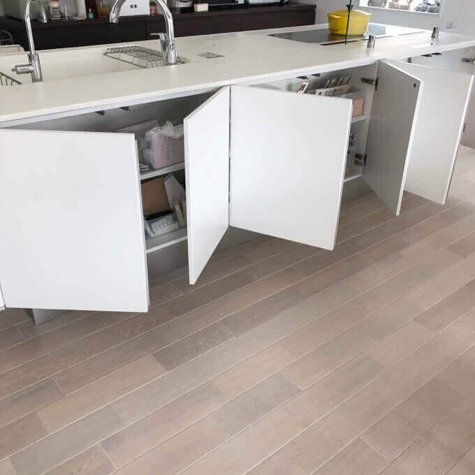 パナソニックアイランドキッチンの背面は全面収納