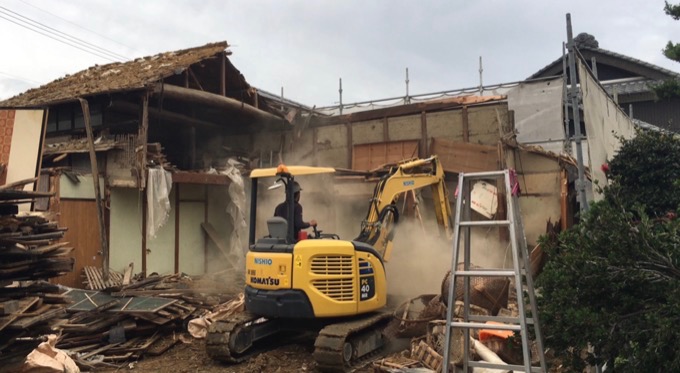 解体工事の様子